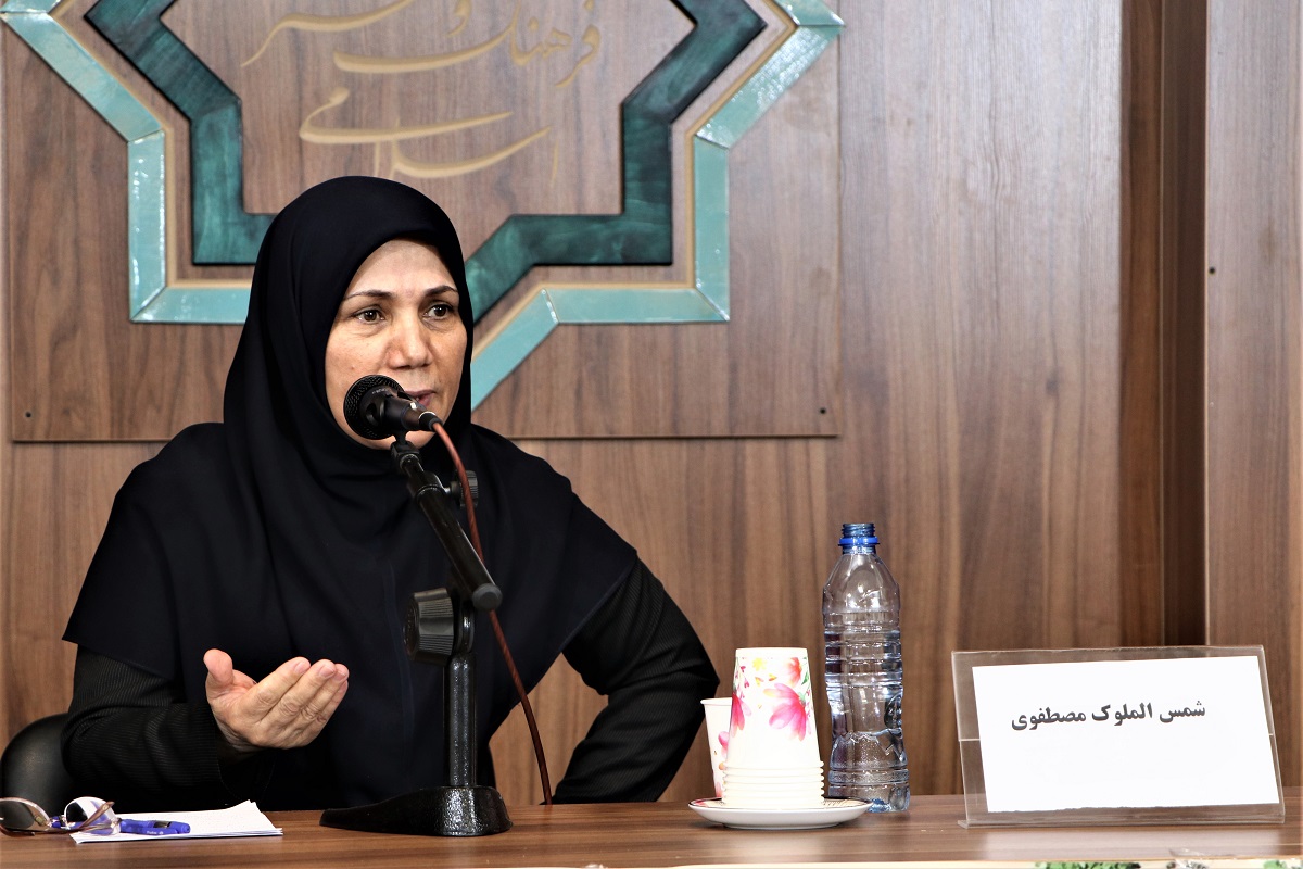 دکتر مصطفوی: رمان و فلسفه در طول تاریخ با هم مرتبط بودند.