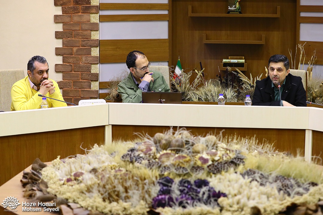 نشست برخط «پوسترسازی و نقبی به جهان سینما» برگزار شد/ سمیعی: پوستر بد فیلم را تاکسیدرمی می‌کند/ لطفی‌زاده: گرافیست‌ها به مسئله اقتصاد سینما هم توجه کنند