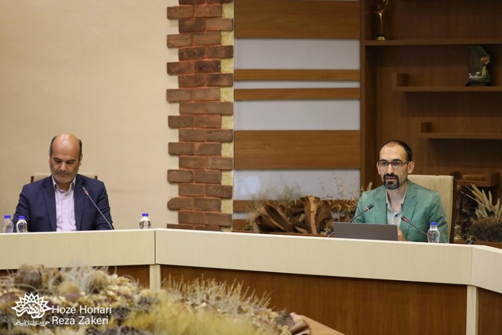 در نشست بر خط «نور، صدا، تصویر، بی‌حرکت» مطرح شد؛                  اثر«فرصت بحران» ادای احترام یک هنرمند به یک فعالیت اجتماعی است