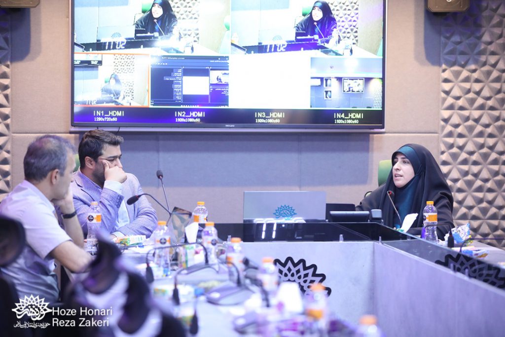 حوریه بزرگ: کنشگری شهوی سلبریتی بر کنشگری عفیفانه‌اش غالب است/شاه قاسمی: نمی‌توان سلبریتی بود ولی در عین حال عفت داشت