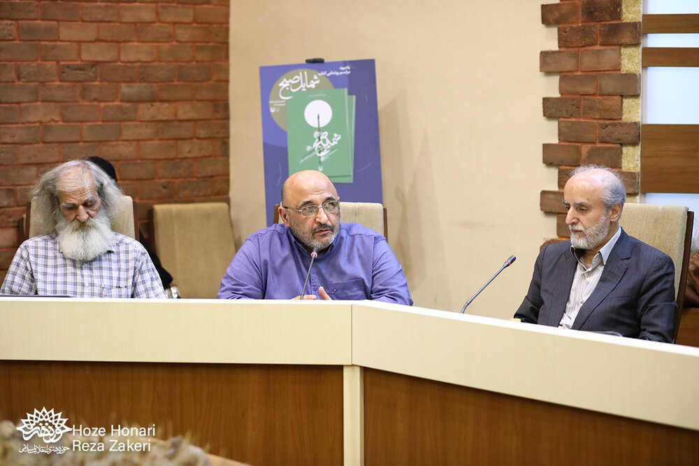 در نشست رونمایی کتاب «شمایل صبح» مطرح شد؛ هنر انقلاب است که به هنرمند هویت می‌دهد