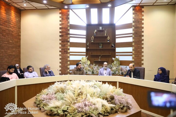 در نشست «سه دهه در آیینه جادو» مطرح شد؛ شهید آوینی گشایشگر انسدادها در فضای تجربه و گفتار بود