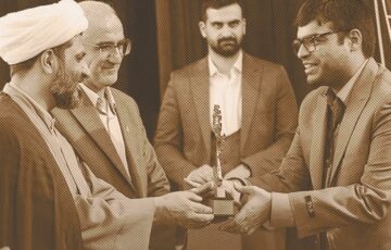 با کتاب «مفاهیم کلیدی در اقتصاد رسانه»؛ آرین طاهری برگزیده سی‌و‌دومین جشنواره کتاب سال دانشجویی شد