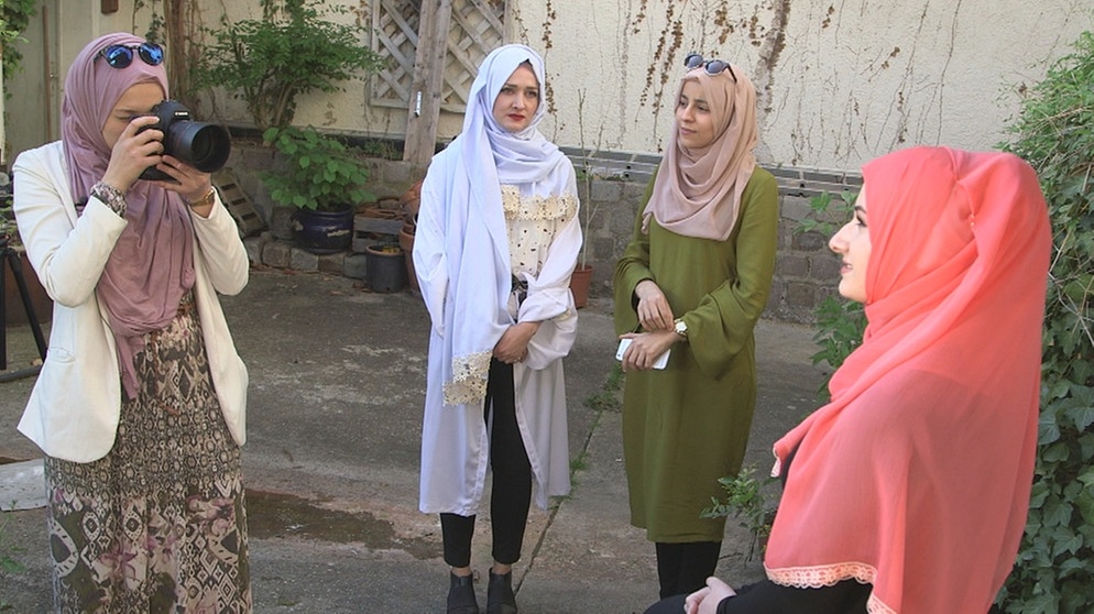 پدیده «حجابیستا»؛ زنان مسلمان و مدلینگ در رسانه‌های اجتماعی